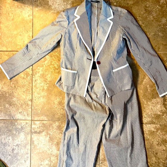 Liz Claiborne Audra searsucker suit size small - Picture 5 of 5